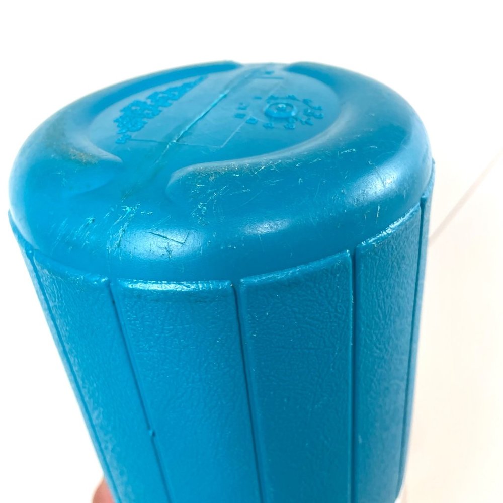 Vintage Coleman Polylite 5590 Blue and White Beverage Cooler - Picture 13 of 15